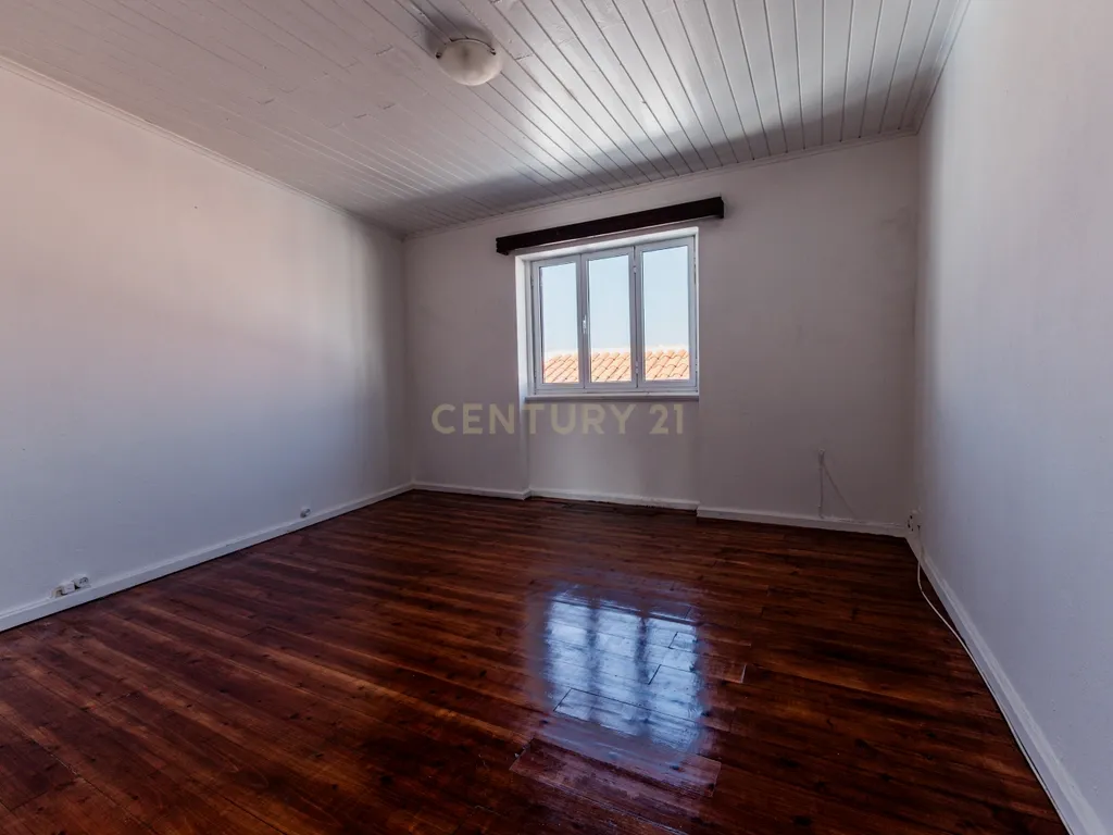 Moradia T3 com Terraço e Vista Mar em Santa Cruz, Lagoa - Image 27