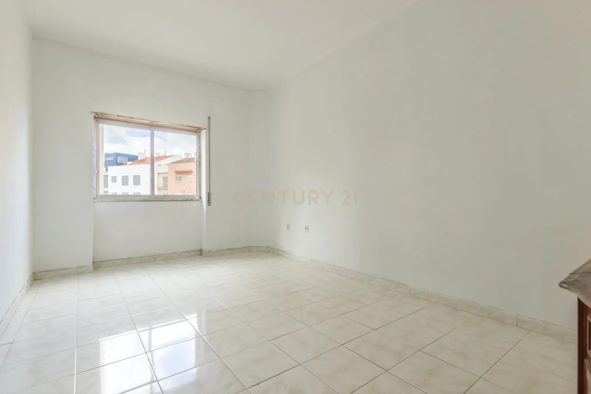 Apartamento T3 em Barreiro com Excelente Localização e Luz Natural - Image 15