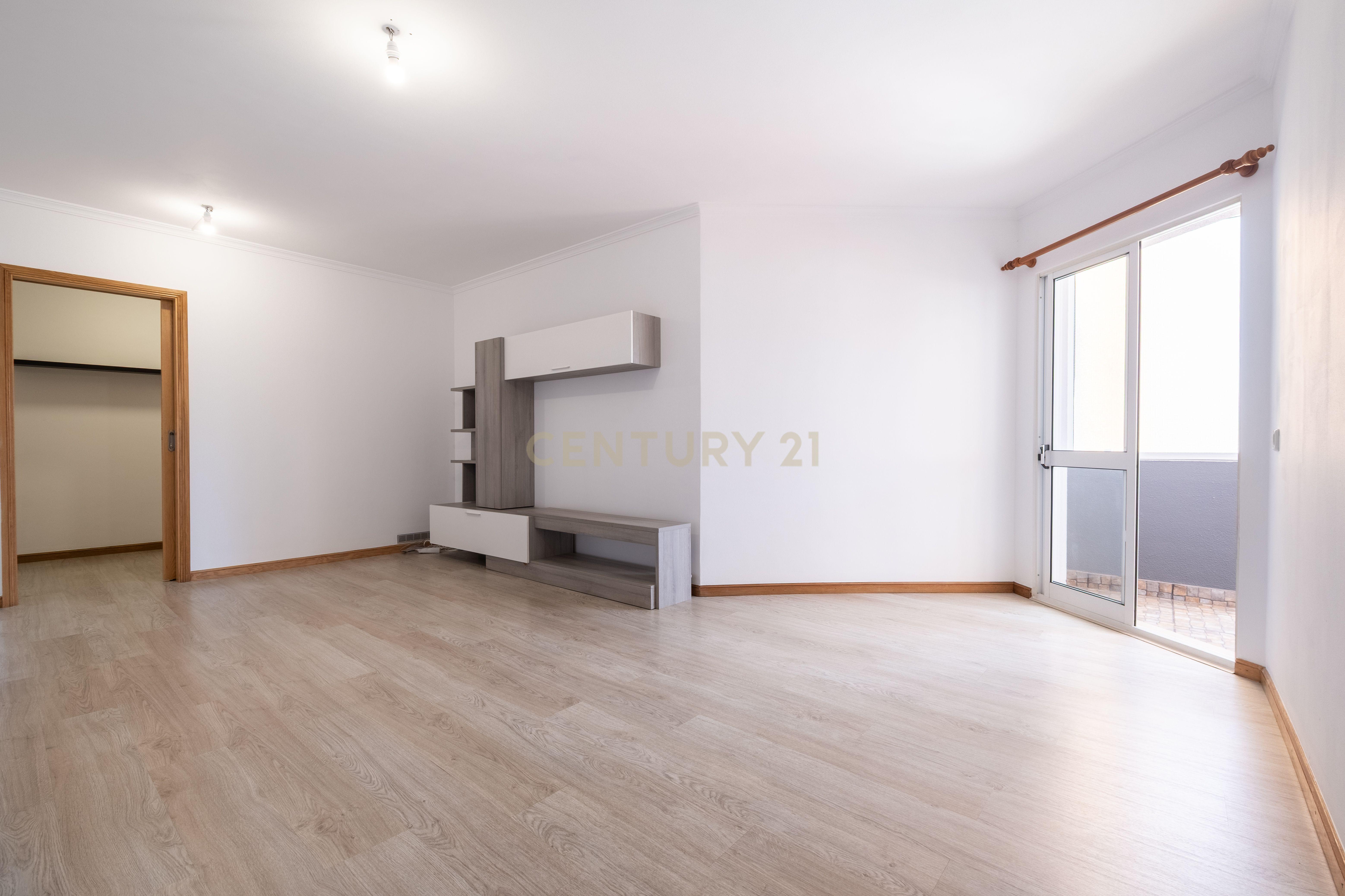 Fotografia 6 de Apartamento T2 para Arrendamento – Centro do Funchal, Ilha da Madeira