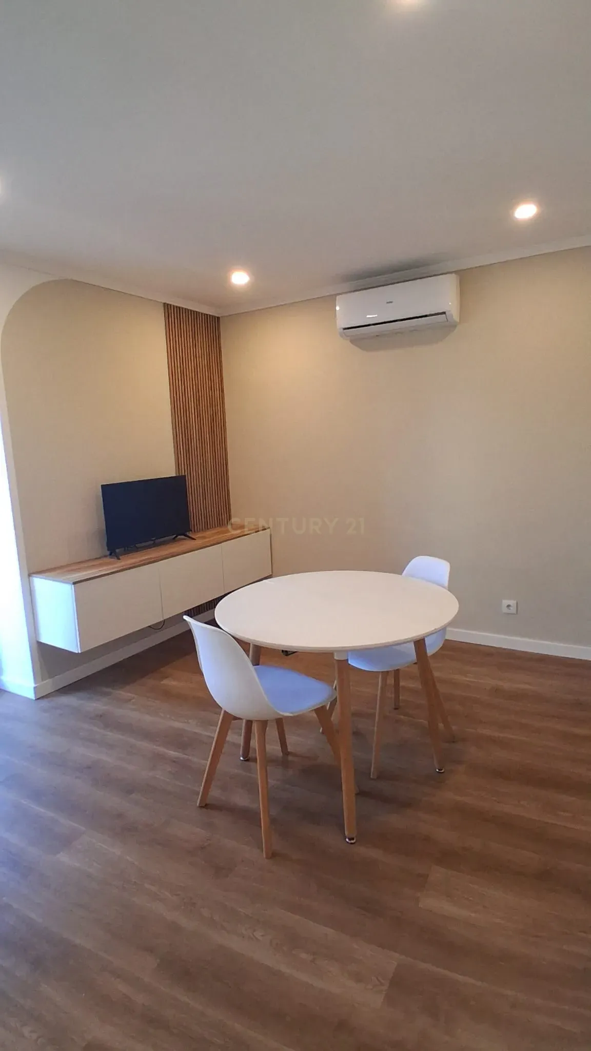 Fotografia 4 de Apartamento Renovado em Loures com Terraço e Boa Exposição Solar