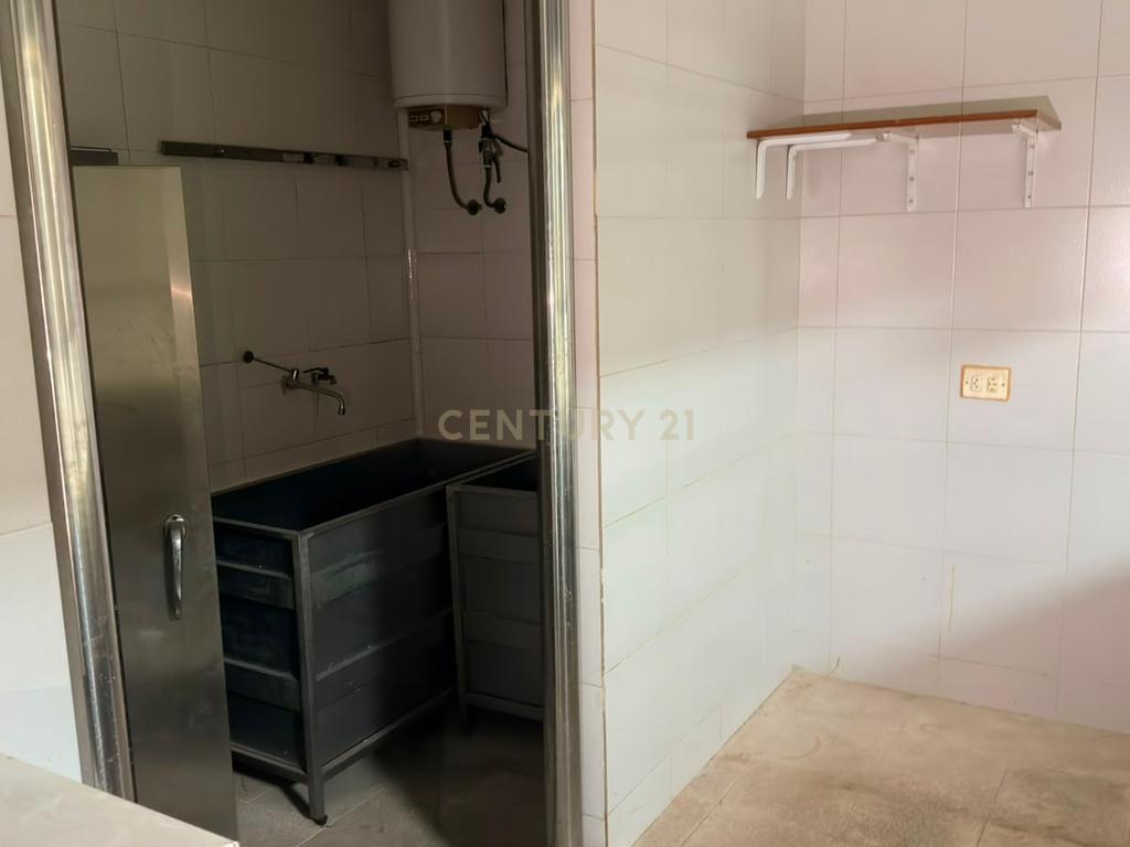 Espaço Comercial em Alcalá de Henares, Madrid - 38m² - Image 8