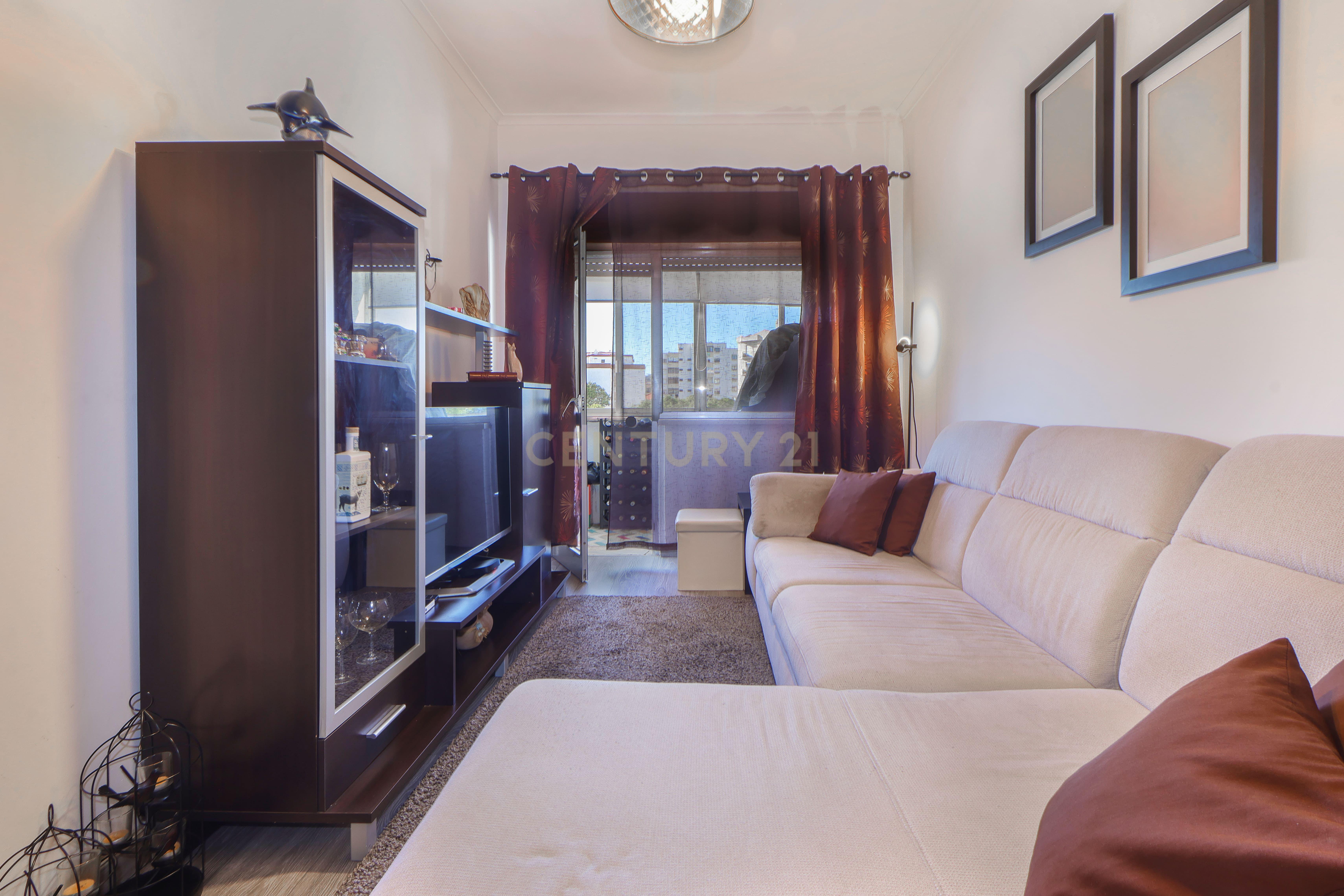 Fotografia 7 de Apartamento T2 em zona central inserido em prédio com 2 elevadores | Praceta da Meia Laranja, Setúbal