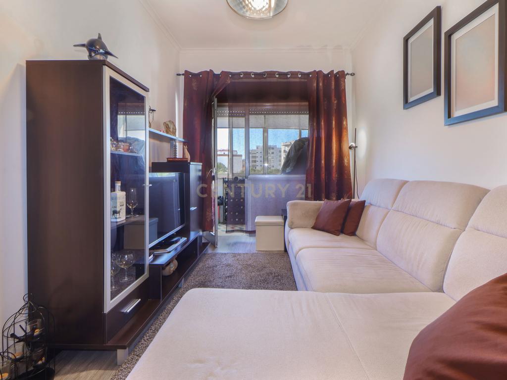 Apartamento T2 em zona central inserido em prédio com 2 elevadores | Praceta da Meia Laranja, Setúbal - Image 7