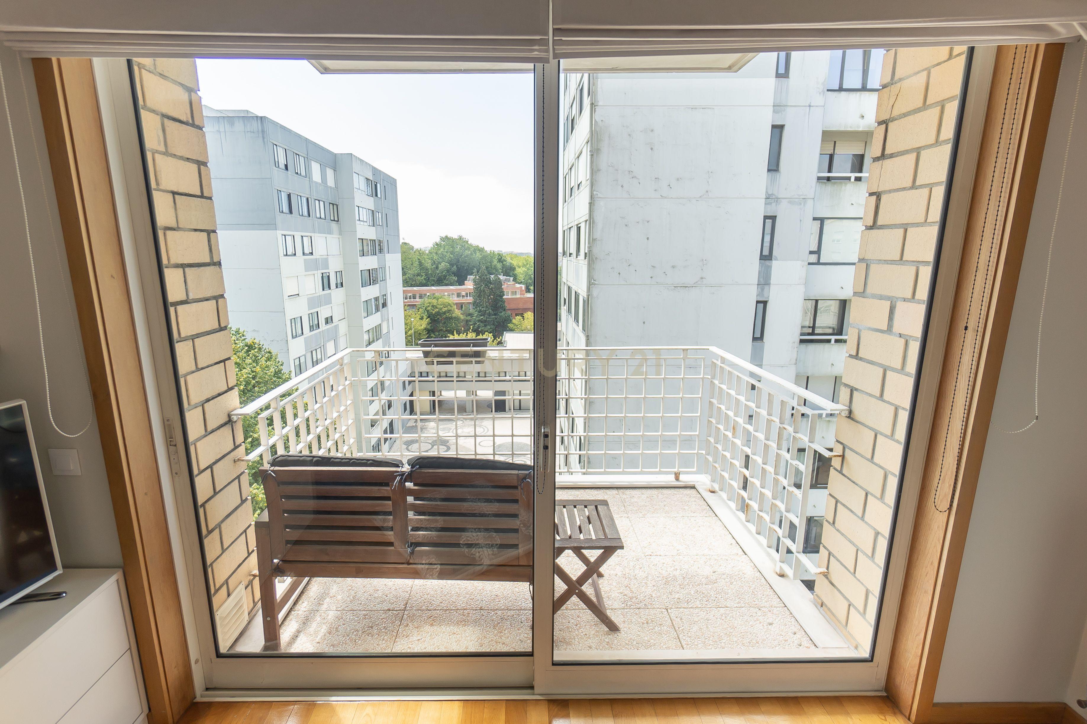 Fotografia 7 de Apartamento T2 para Arrendamento em Lordelo do Ouro, Porto