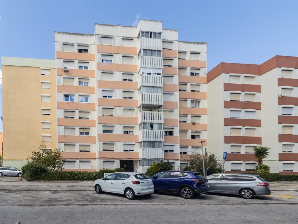Apartamento T1 em Santo António da Charneca, Barreiro - Image 21