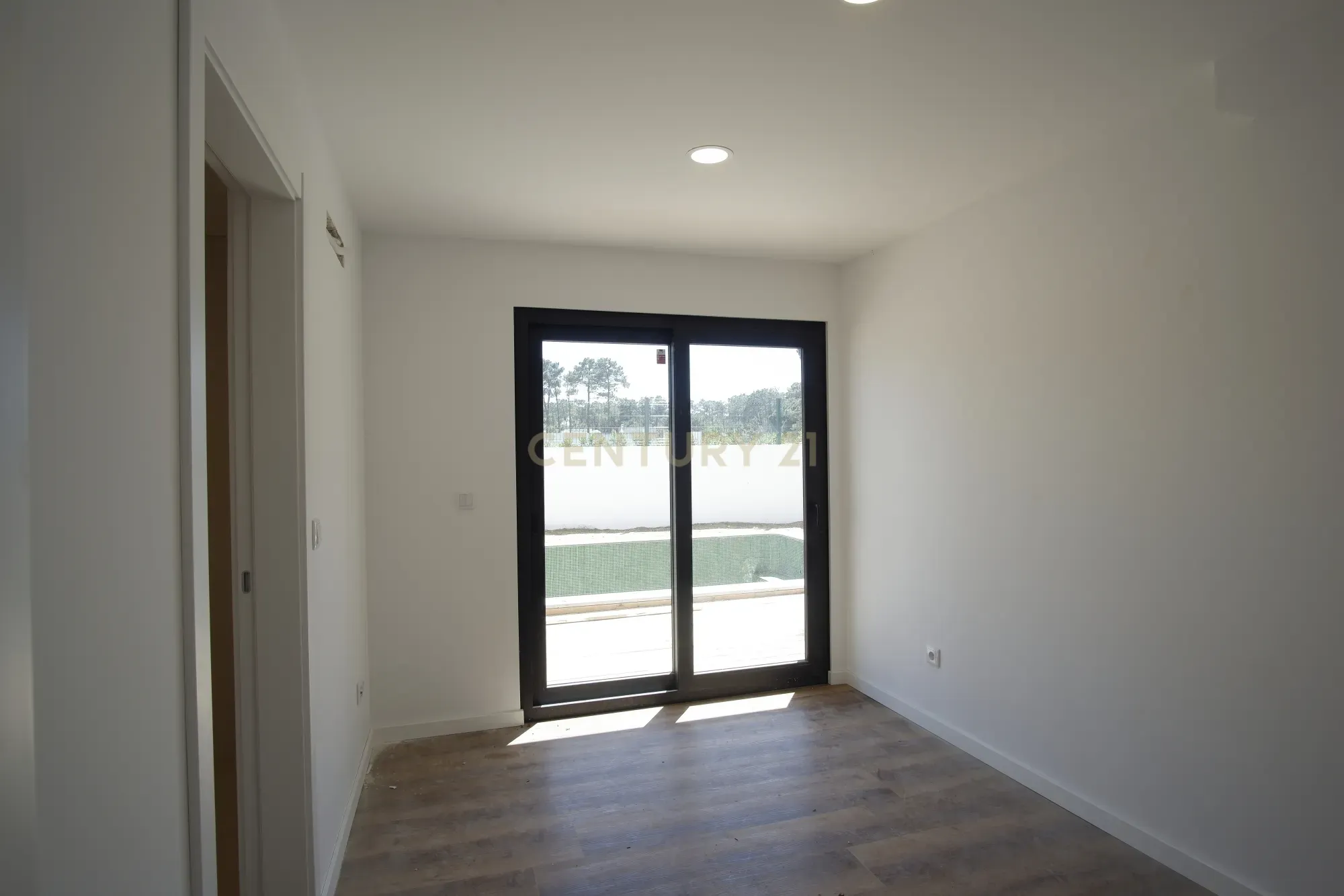 🌿 Moradia de Sonho Pronta a habitar na Avenida do Mar T5 com piscina – Aroeira - Image 15