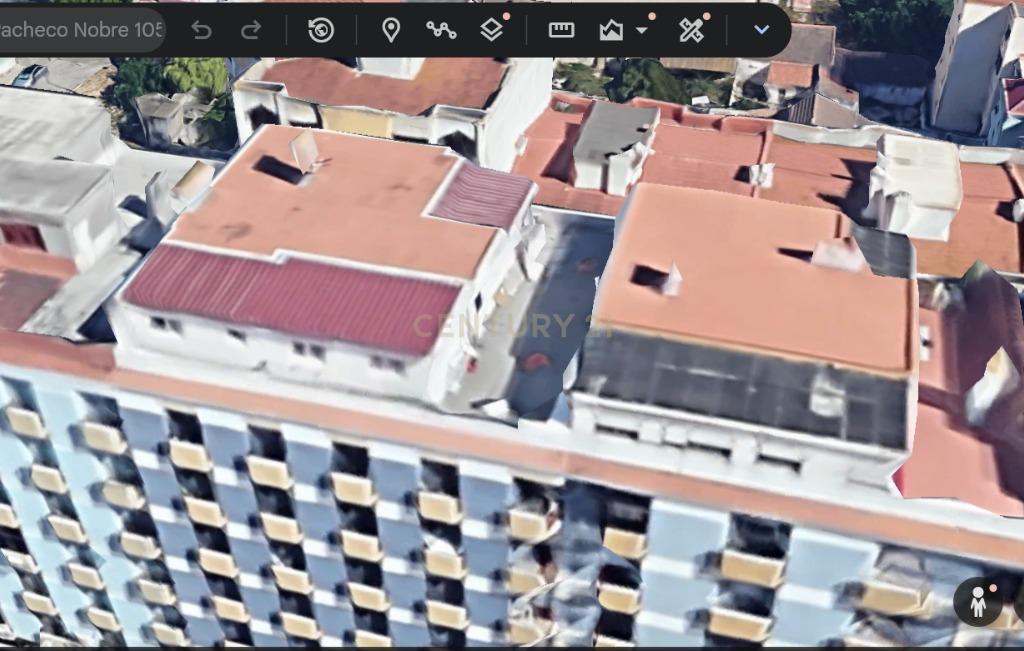 Apartamento T1 com Terraço de 125 m² no Centro do Barreiro - Image 1