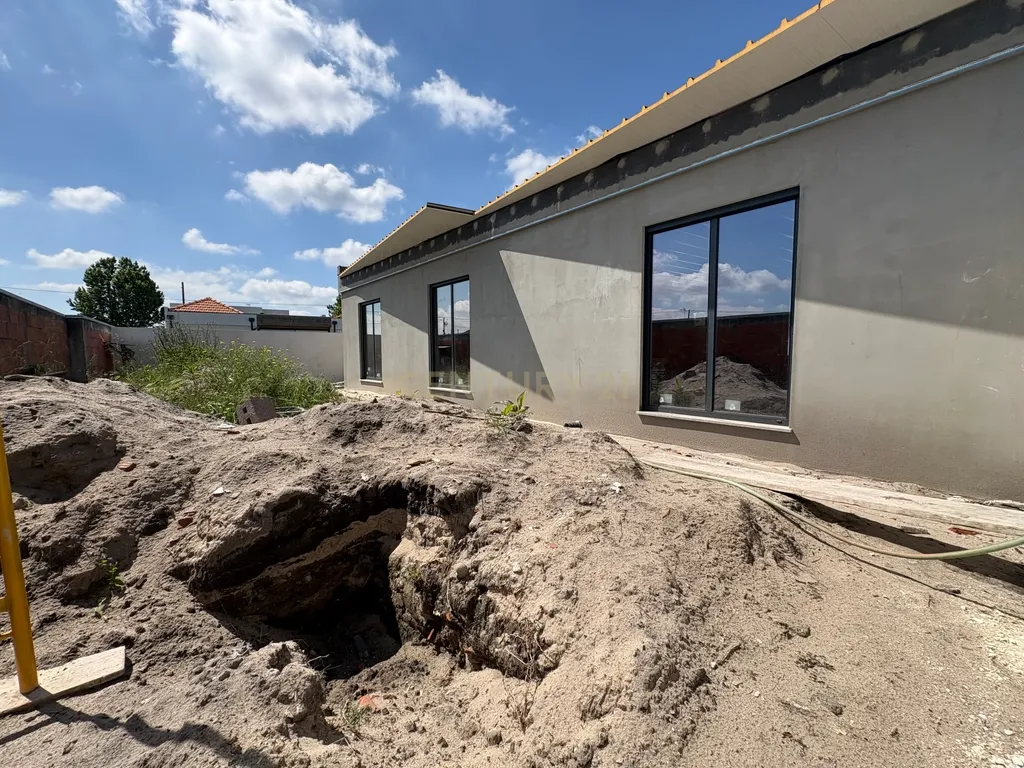 🏡 MORADIA T3 NOVA À VENDA | Carapelhos, Mira - Image 15