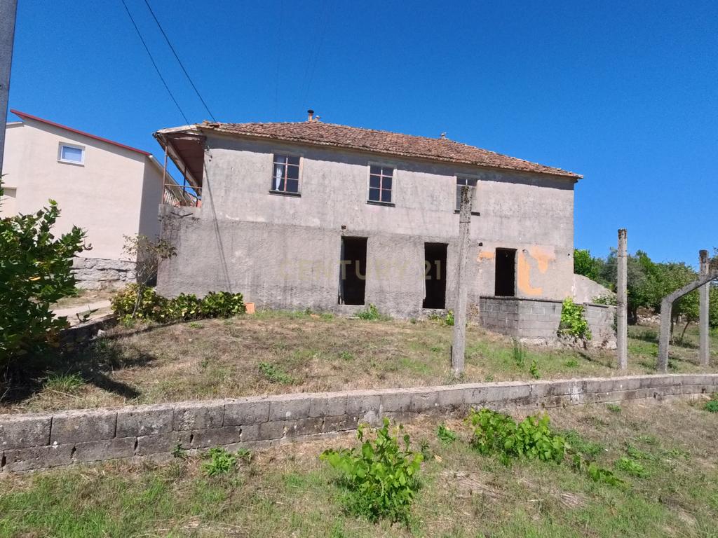 Casa T4 em União das freguesias de Mamouros, Castro Daire - Image 8