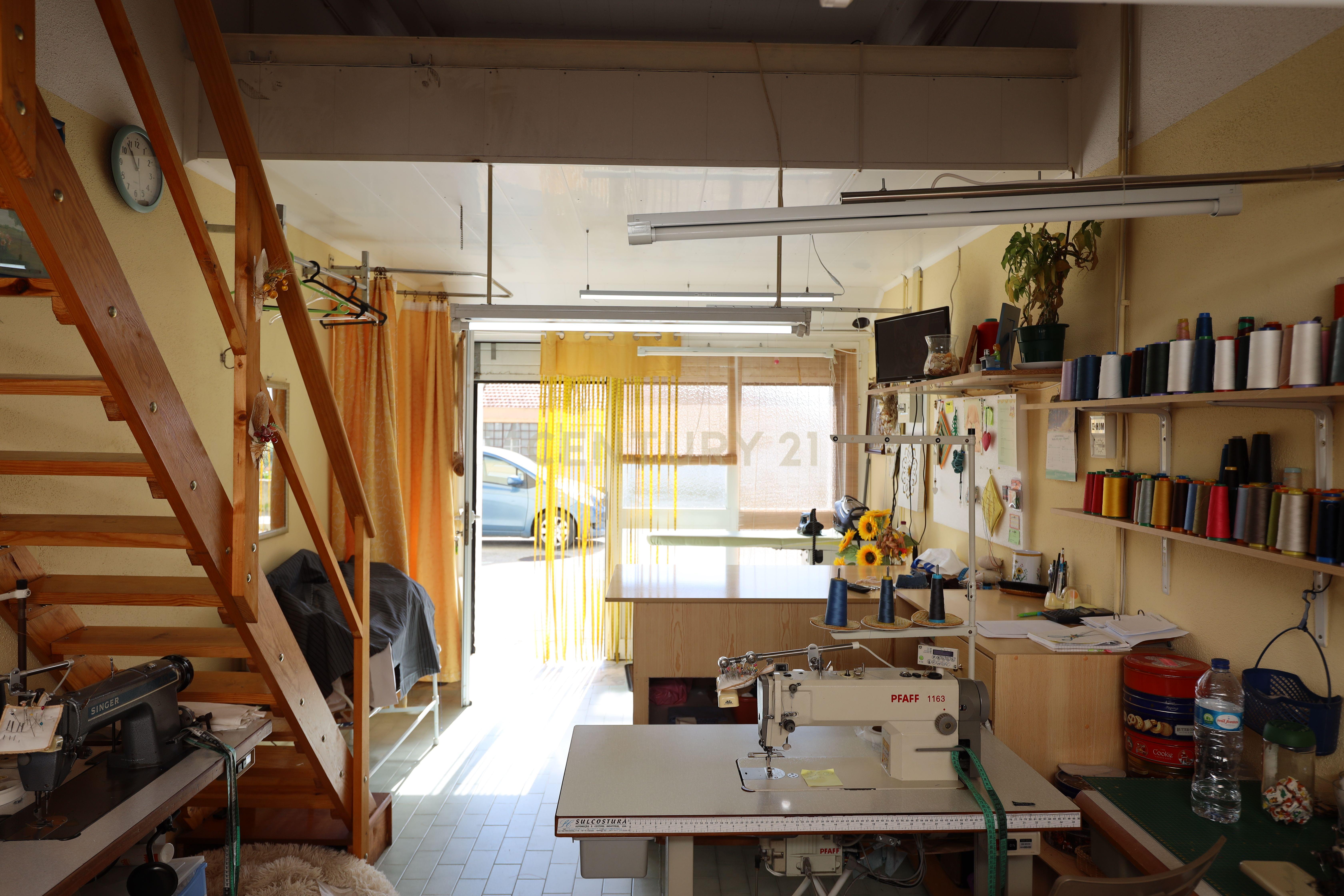 Garagem independente com 30m² - Image 12