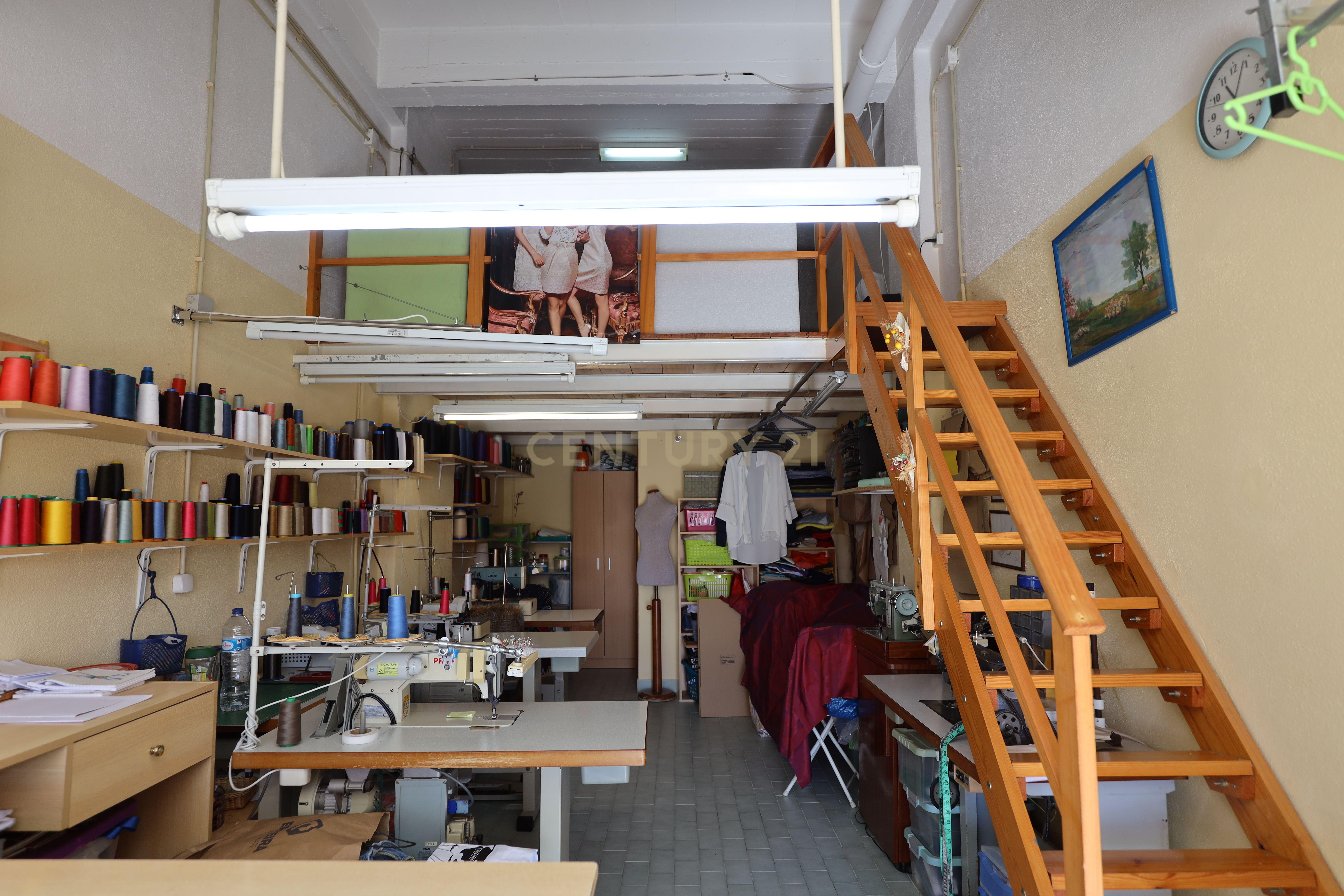 Garagem independente com 30m² - Image 16