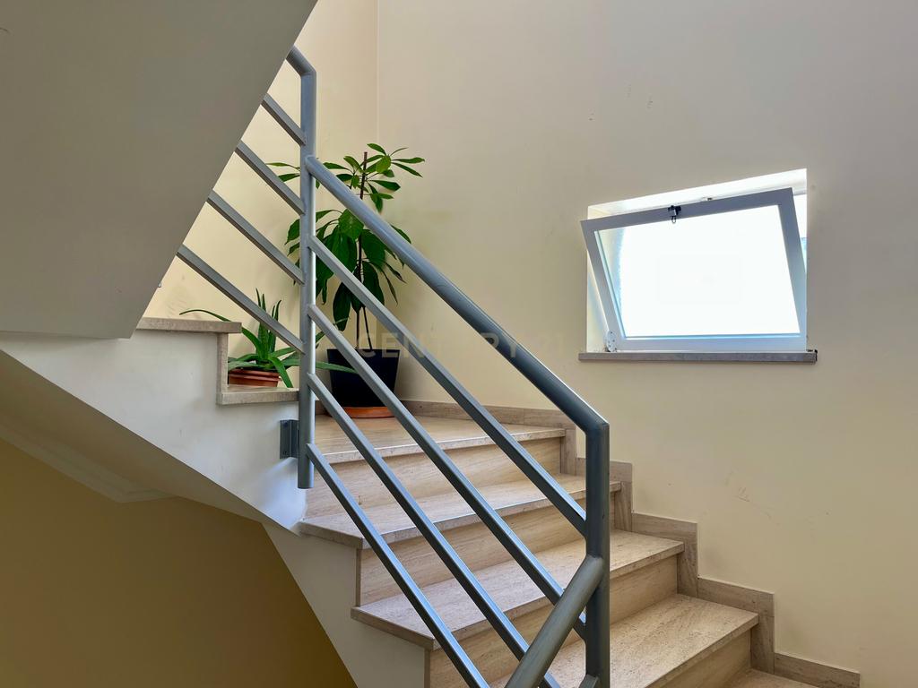 Apartamento T3 na Baixa de Olhão – Localização privilegiada junto à Praça da Floripes e Mercados Municipais - Image 30