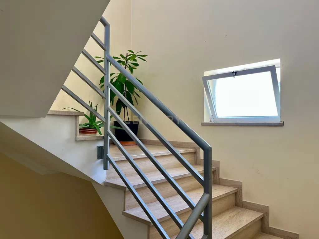 Apartamento T3 na Baixa de Olhão – Localização privilegiada junto à Praça da Floripes e Mercados Municipais - Image 30