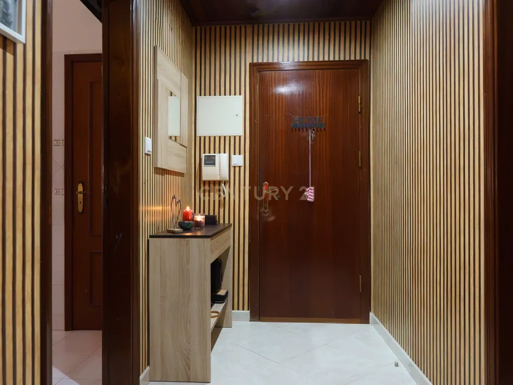 Apartamento T3 com Suíte, 3 Varandas e Arrecadação de 14 m² | Avenida 25 de Abril, Ramada - Image 10