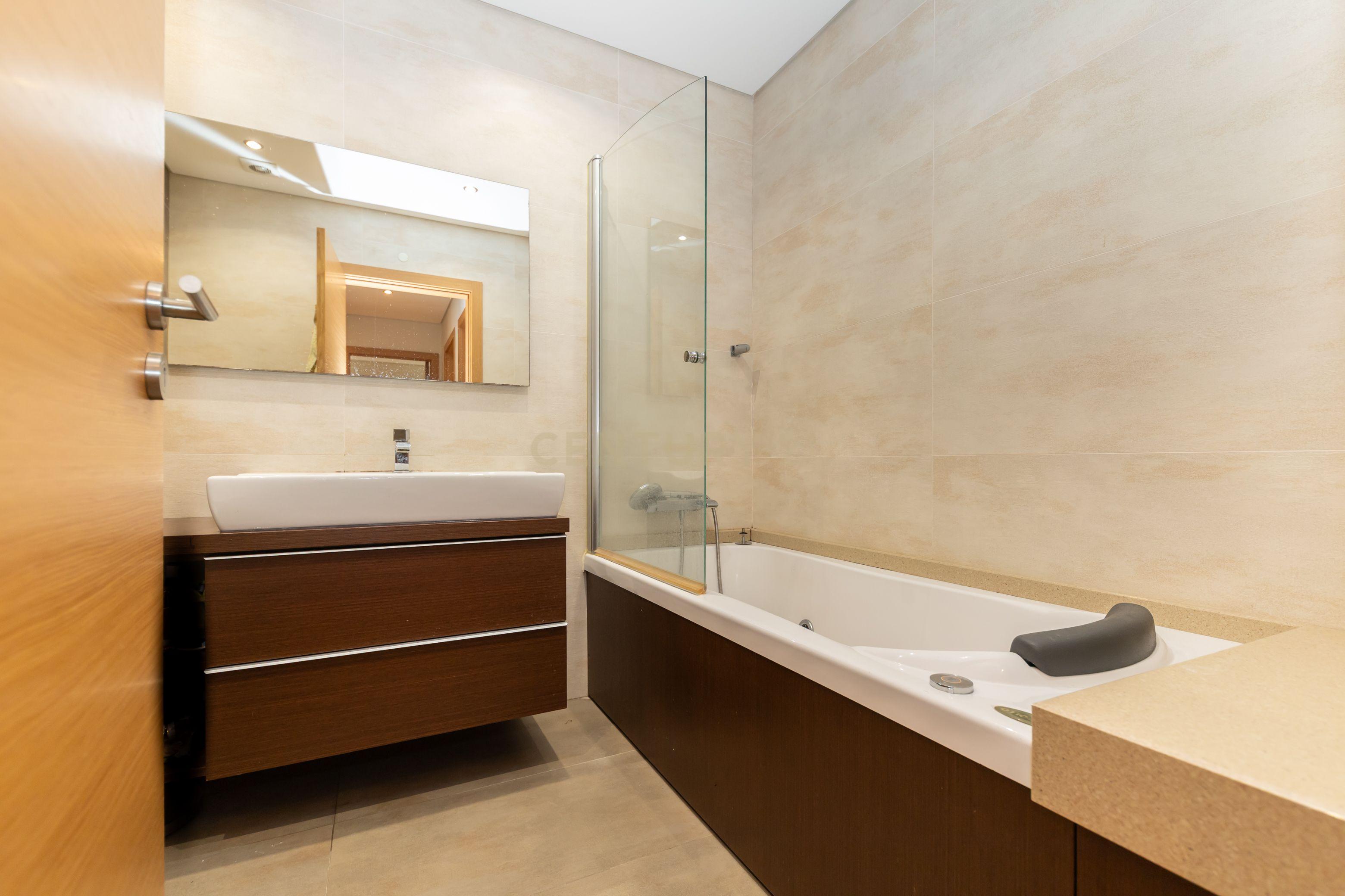 Apartamento T3 Com Box - Varandas Montijo - Image 30