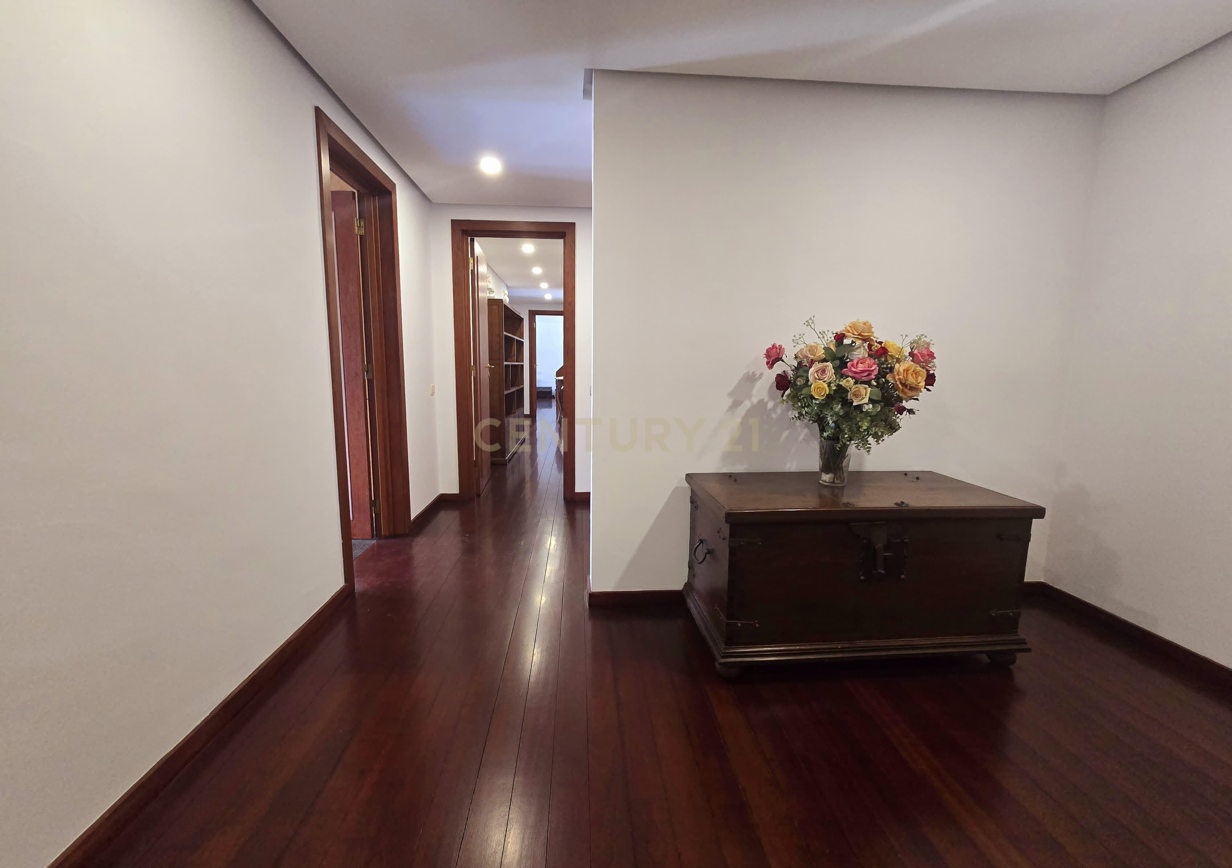 Apartamento T3 no centro da cidade de Guimarães - Image 9