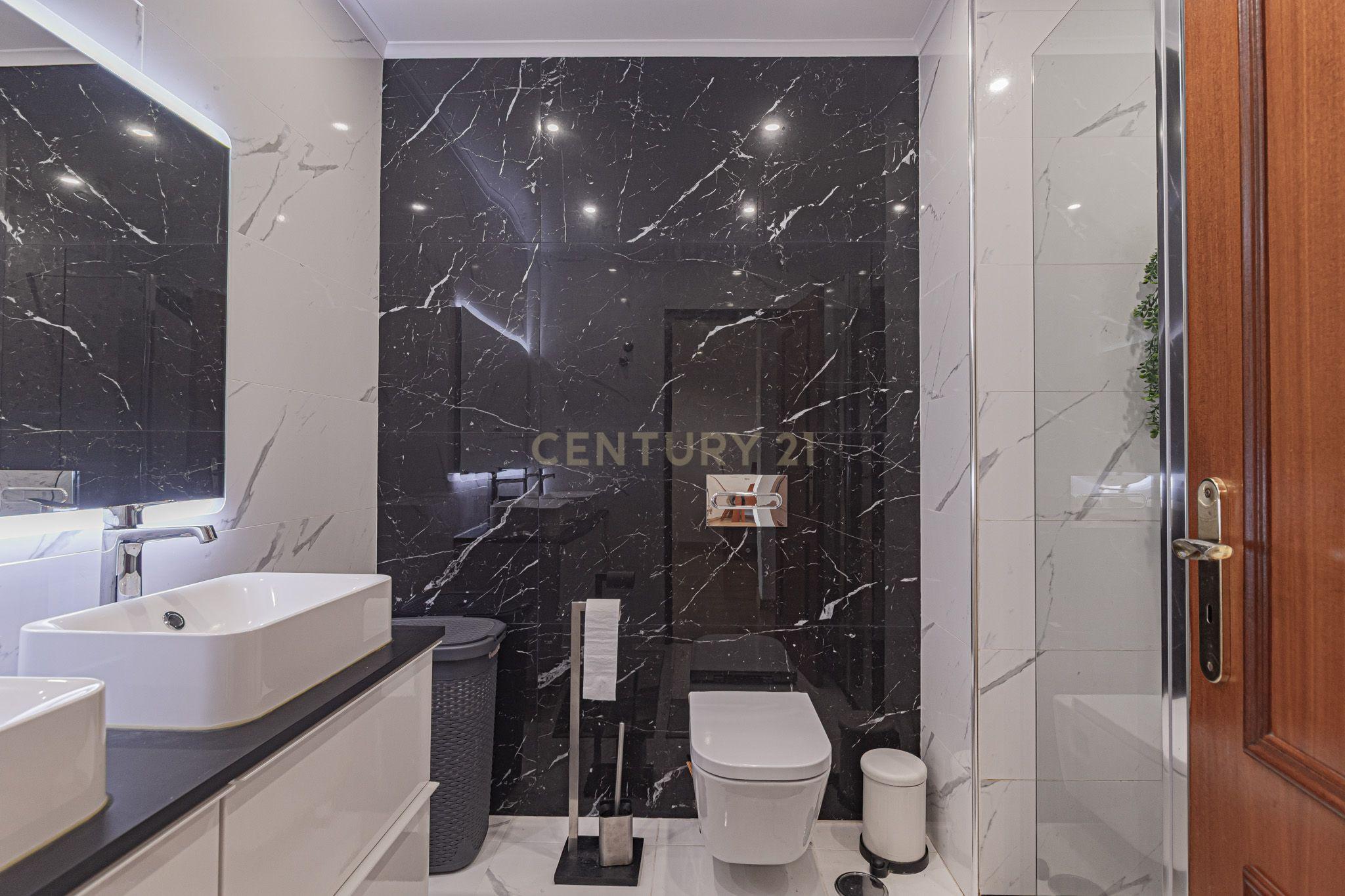 Apartamento T3  - Conforto, espaço e localização Ideal em Vale Figueira - Image 24