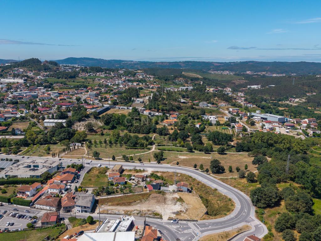 Lote de Terreno Urbano em Rebordosa – Paredes - Image 1