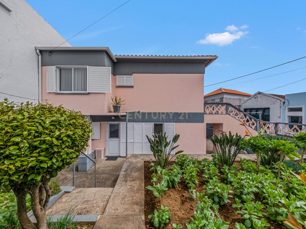 Moradia T3+1 com garagem e quintal - Vila de Porto Judeu - Ilha Terceira - Image 4