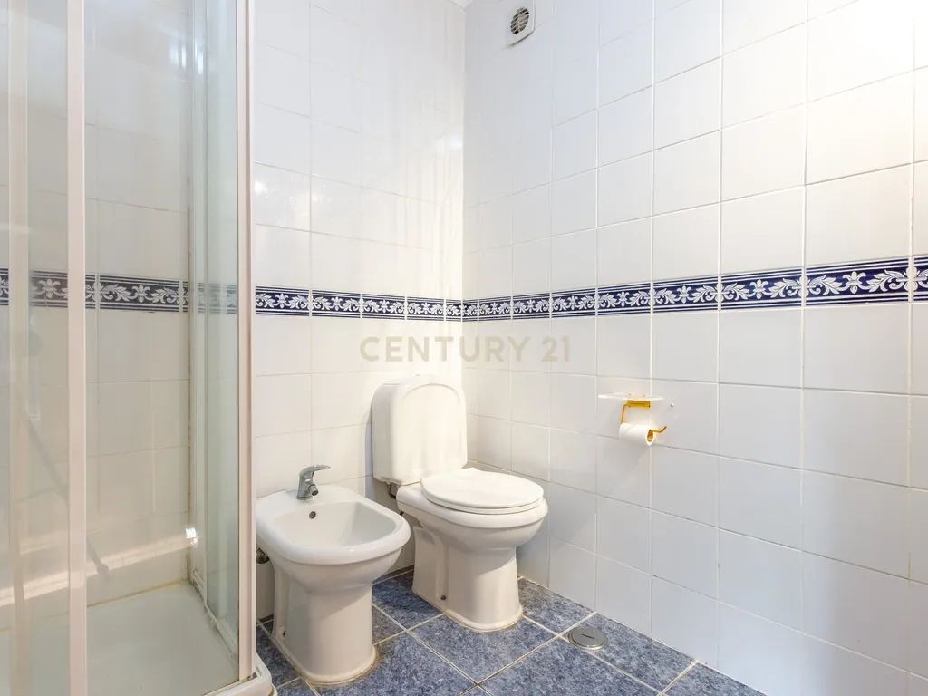 Apartamento Quatro Assoalhadas -Com Lugar de Parqueamento - Quinta do Anjo, Palmela - Image 22