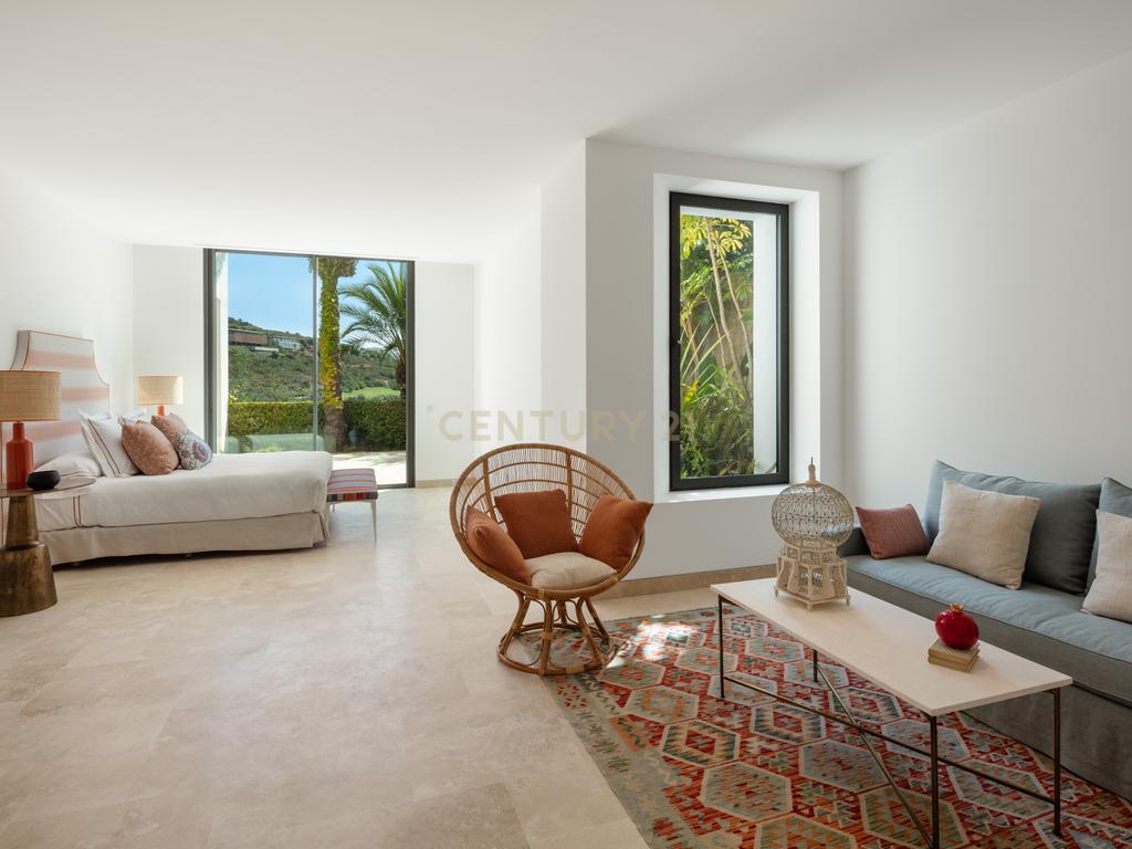 Villa Green 10: Elegância Contemporânea e Luxo à Beira do Golfe na Finca Cortesin - Image 16