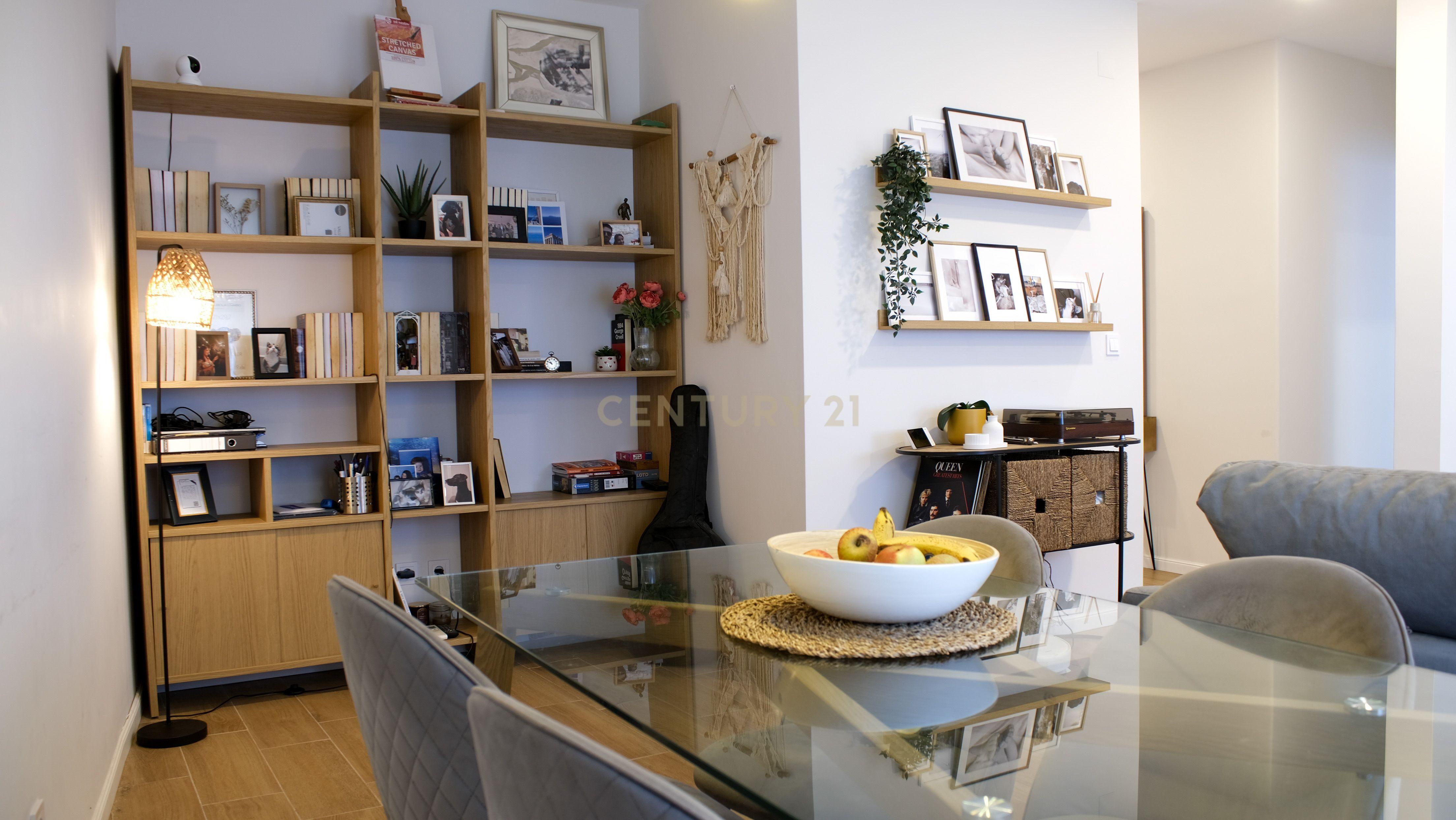 Fotografia 5 de Apartamento T2 Renovado com Logradouro de 80m² no Centro de Almada