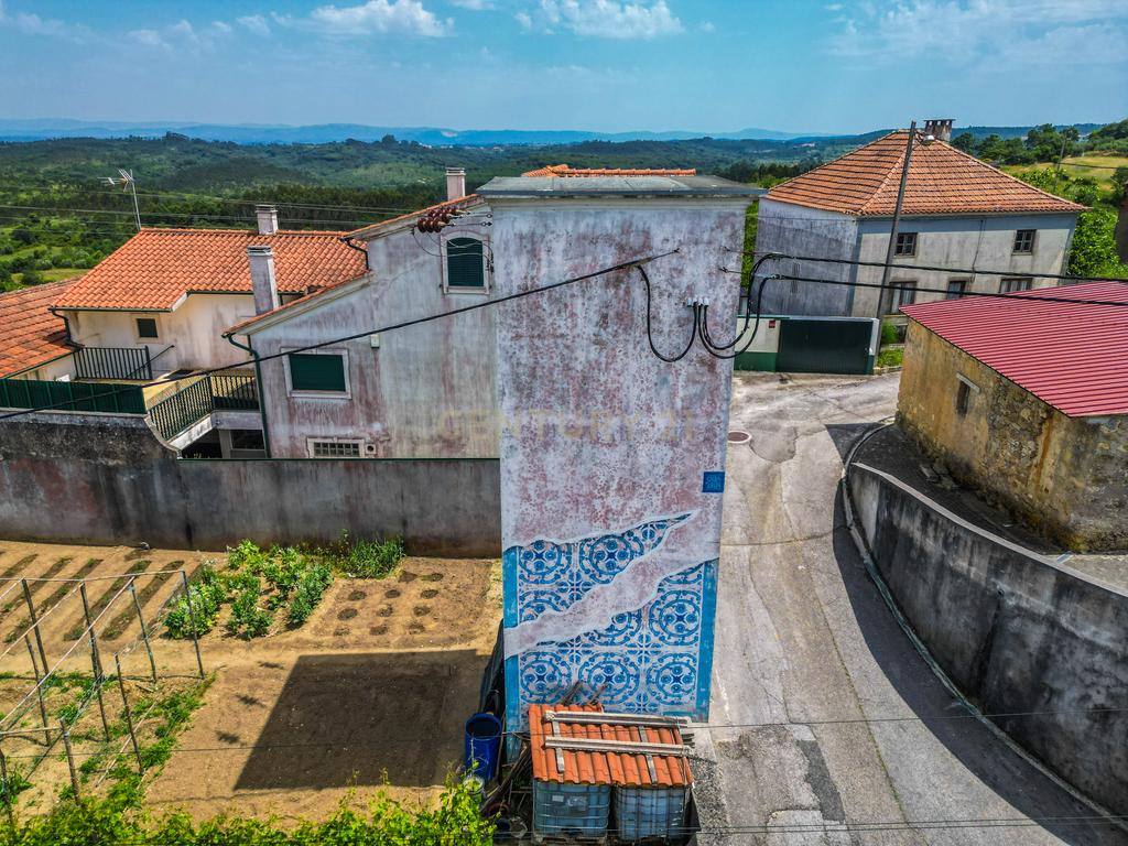 Oportunidade única em Abrunheira! Moradia T3+2 com terraço e vistas panorâmicas - Image 39