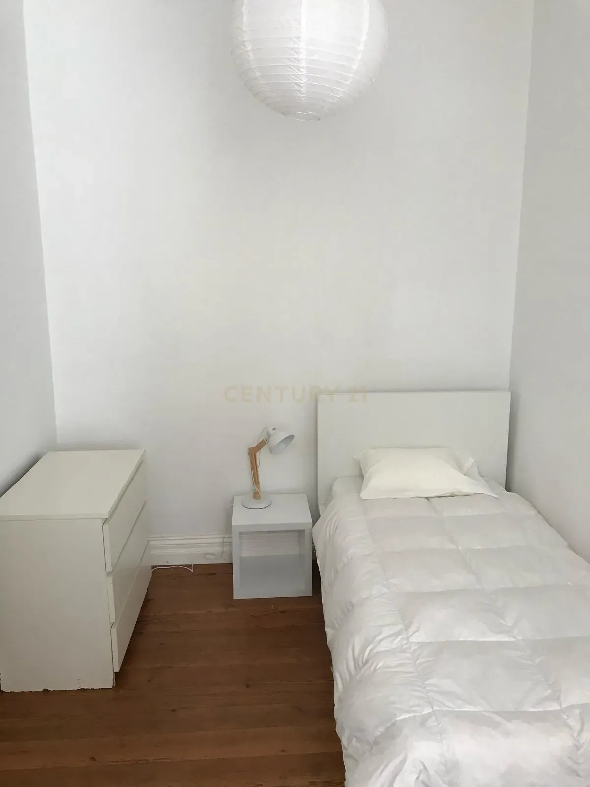Fotografia 12 de Moradia de 3 Pisos no Centro de Ponta Delgada | 8 Quartos | Excelente Oportunidade de Investimento