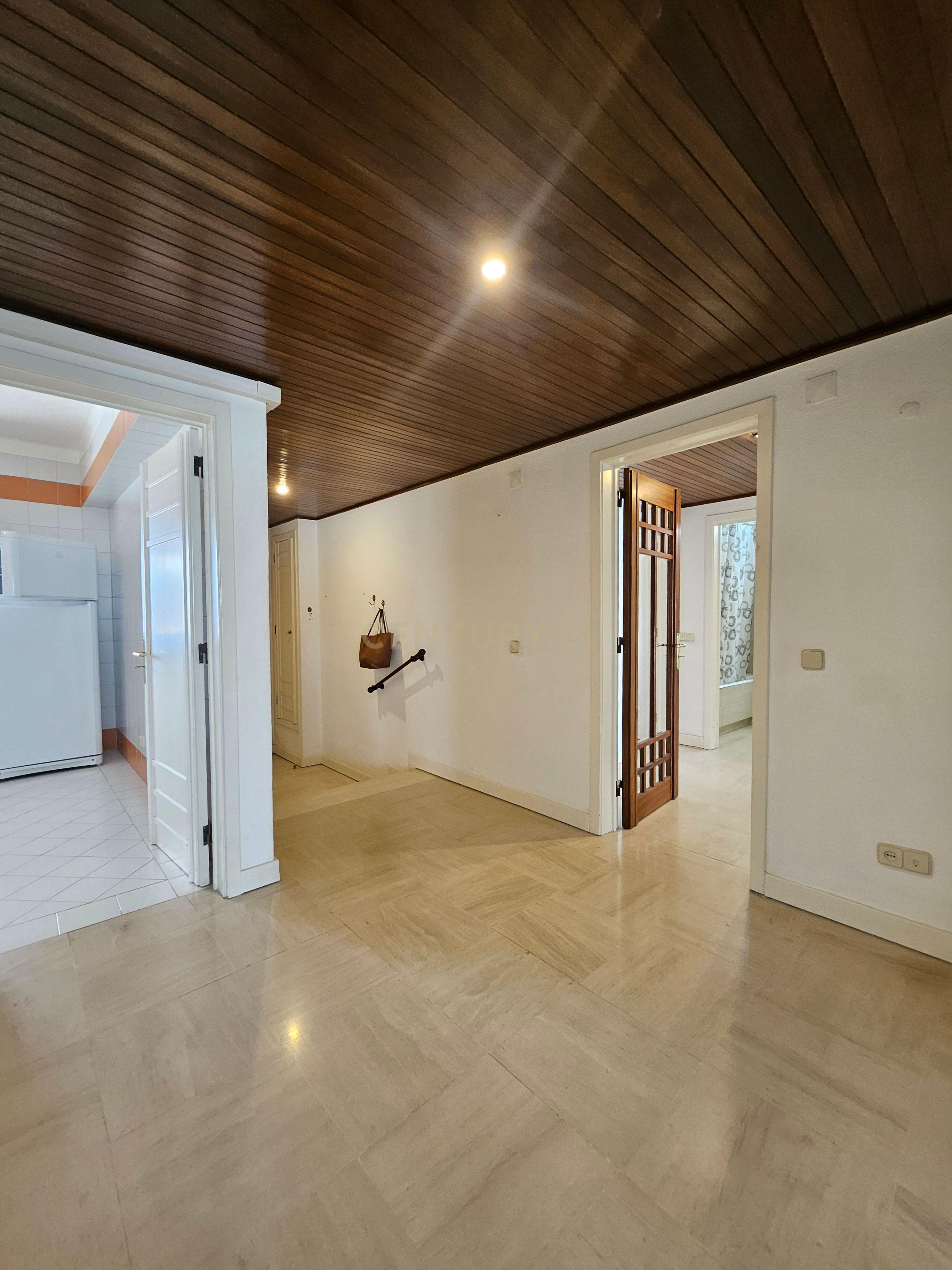 Apartamento T3 com terraço e garagem Condomínio Santa Catarina, Centro Histórico de Évora - Image 10