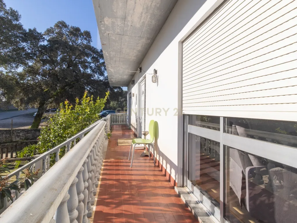 Moradia multifamiliar com rendimento imediato | 2.000 m² de terreno | A apenas 4,5 km de Fátima - Image 42