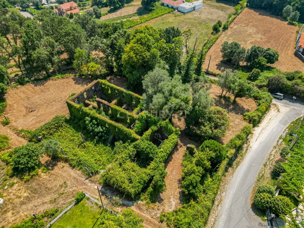 Quinta para reconstrução , em Anais, em Ponte de Lima – a vila mais antiga de Portugal. - Image 16