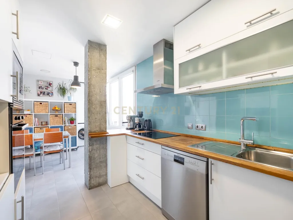 EXCLUSIVO APARTAMENTO EM URBANIZAÇÃO COM JARDIM E PISCINA - Image 15