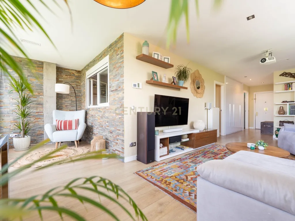 EXCLUSIVO APARTAMENTO EM URBANIZAÇÃO COM JARDIM E PISCINA - Image 8