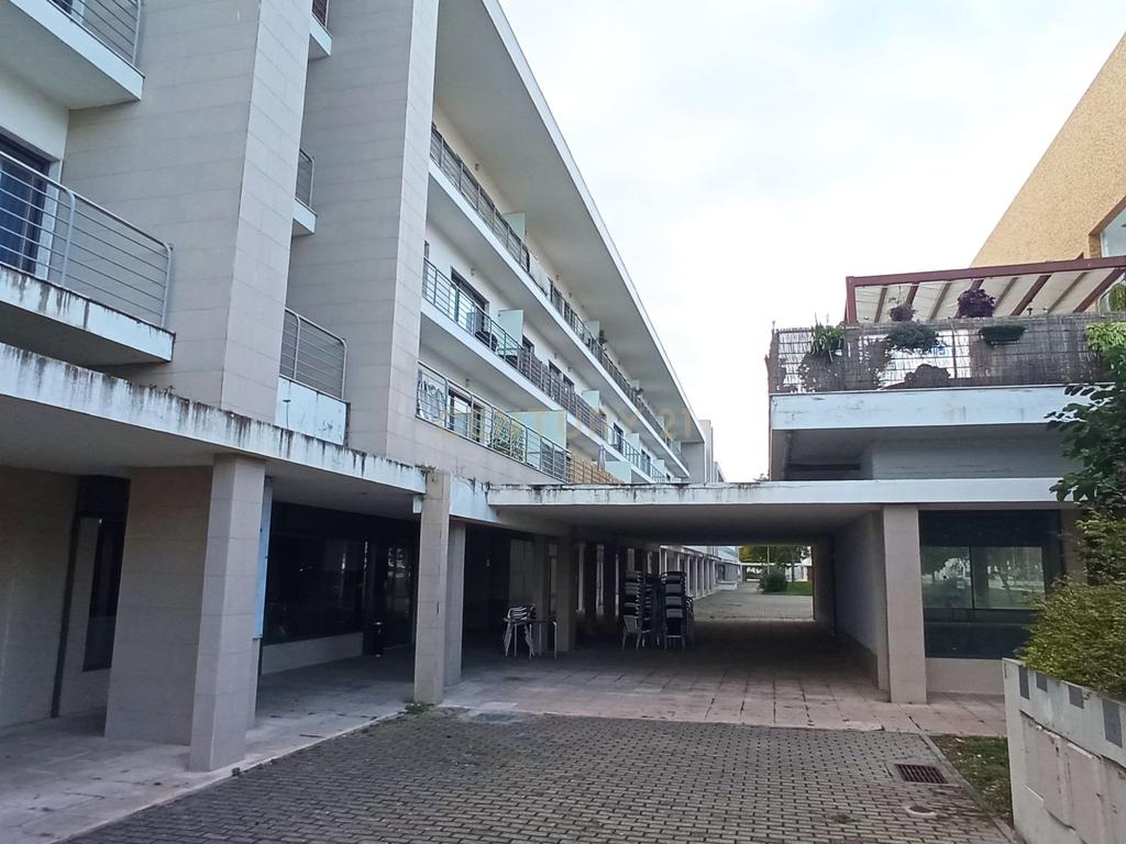 Apartamento T3, com Duas Varandas e Garagem na Vila Serena, Pinhal Novo - Image 12