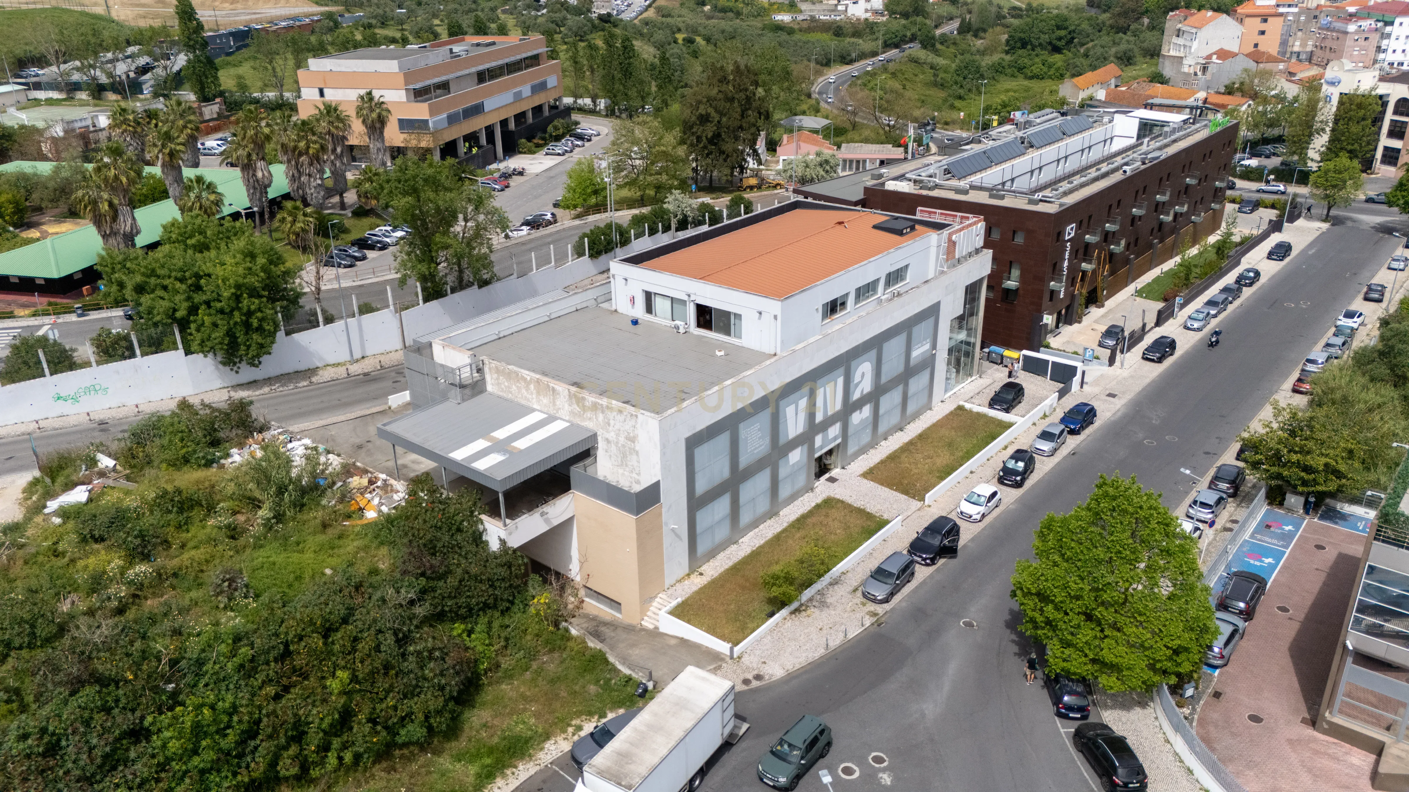 Fotografia 3 de Prédio para Arrendamento no Prior Velho