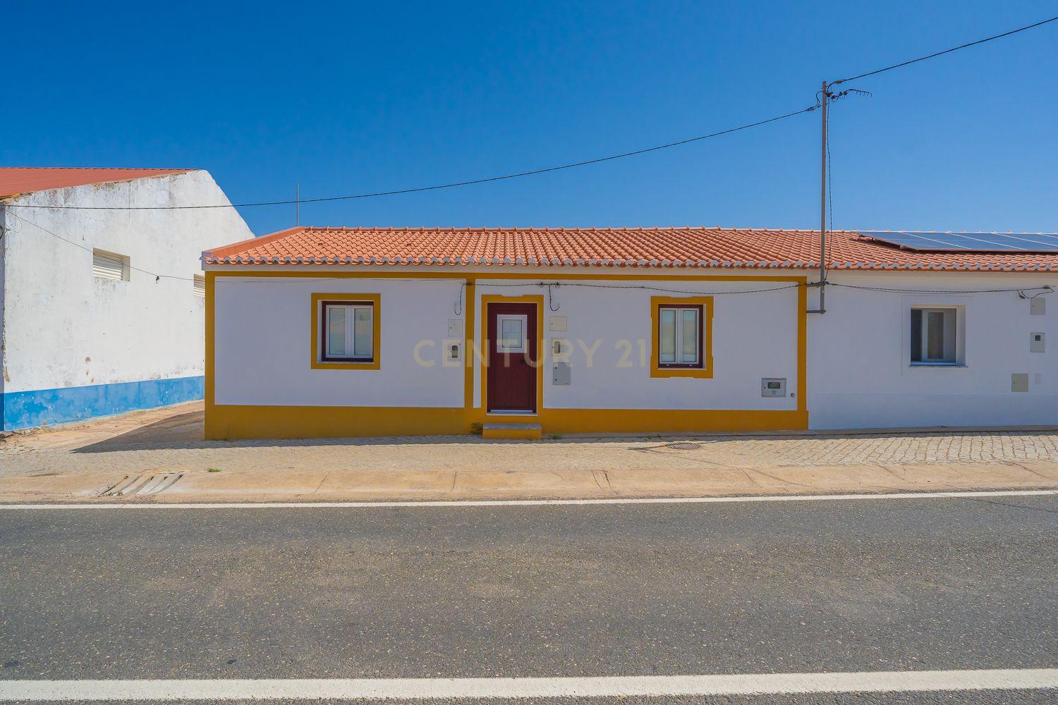 Fotografia 2 de Moradia Térrea com Terraços em Mértola – Habitação ou Investimento