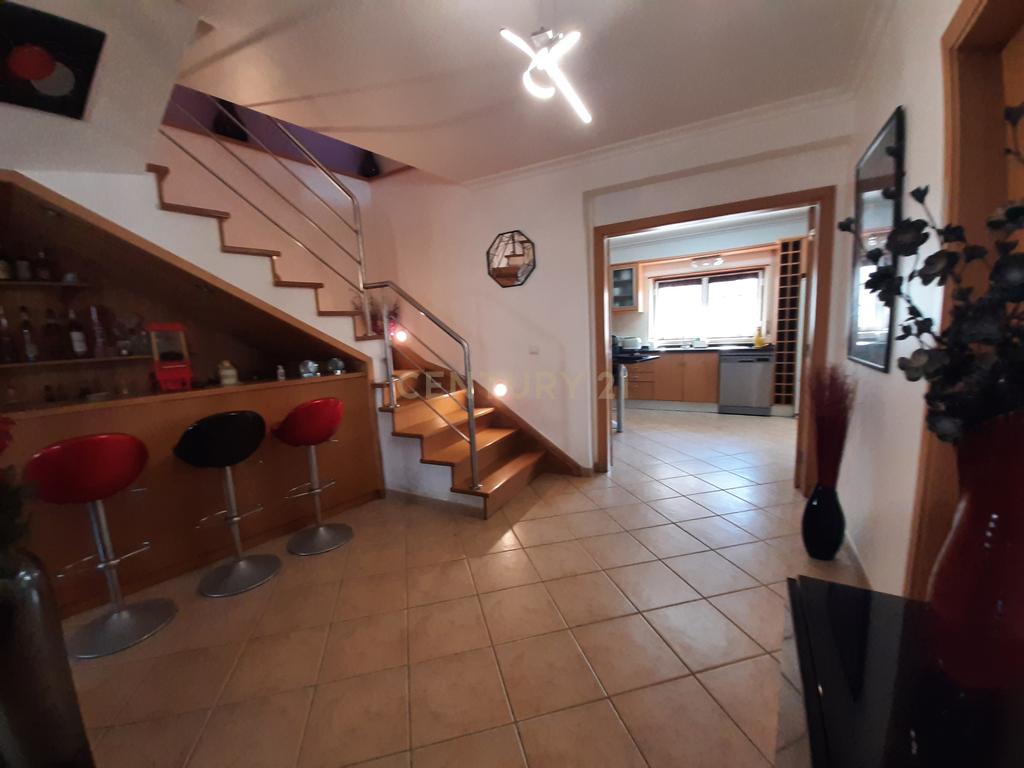 Moradia  T3 na  Lourinhã com Piscina  Garagem e Churrasqueira - Image 36