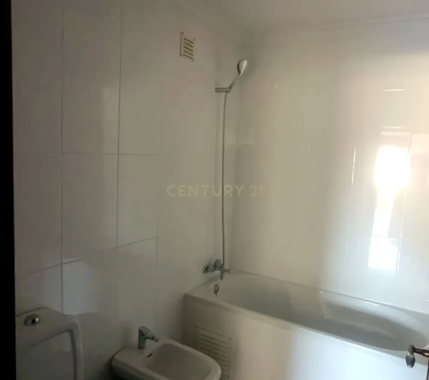 Arrendamento t1 Novo na Cúria - Image 17