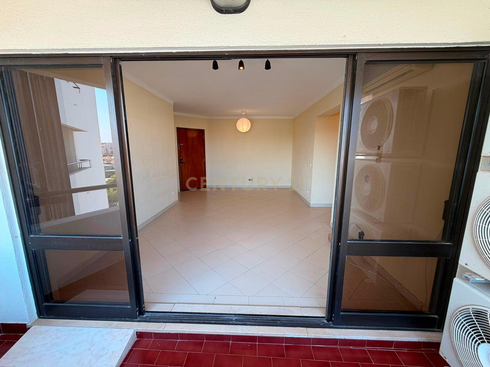 Fotografia 6 de Apartamento T2 com vistas deslumbrantes sobre o rio no centro de Portimão