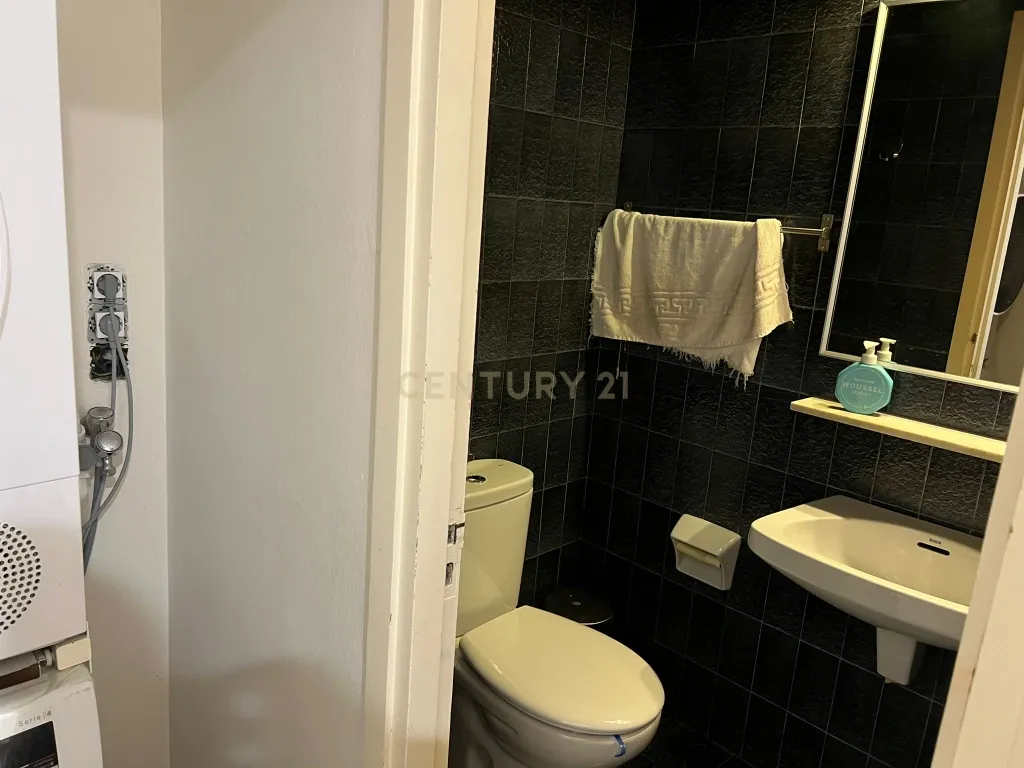 Escritório com possibilidade de mudança de uso para habitação na Rua Muntaner – Barcelona - Image 17