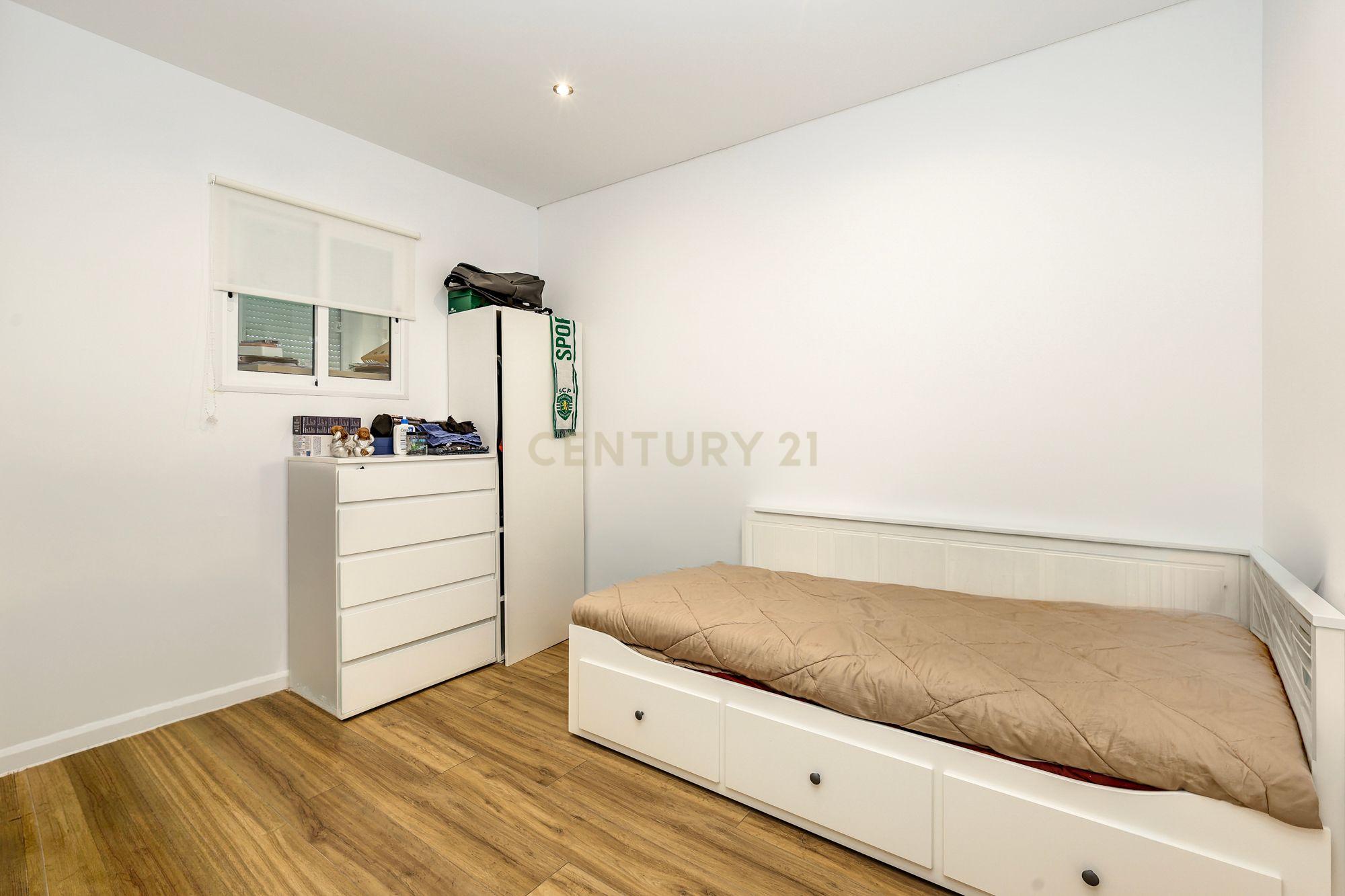 Fotografia 12 de Apartamento T2 Remodelado Damaia-Amadora
