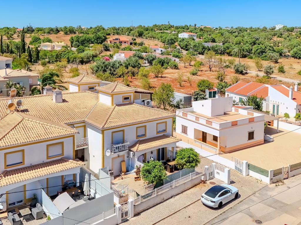 Moradia T2 com Garagem e Logradouro - Ferreiras, Albufeira - Image 40