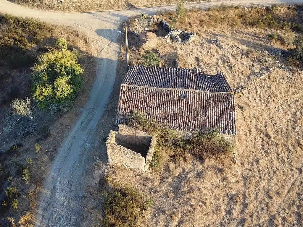 Propriedade com 18 hectares - Um Refúgio de Terra, Tradição e Tranquilidade em Santana da Serra - Image 4