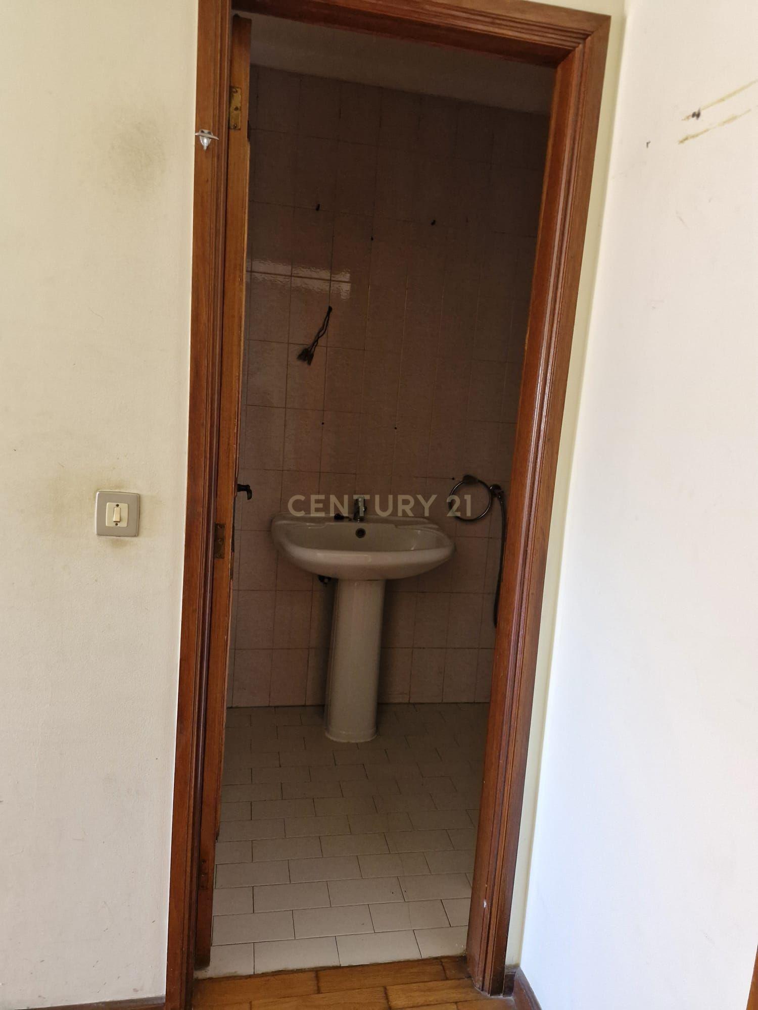 Apartamento T3 em Braga com Garagem e Elevador - Image 8