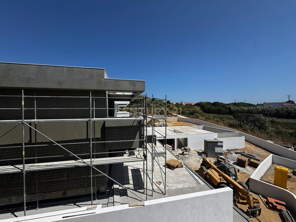 WEST RESIDENCES - IMOVEL DE LUXO - Moradia Isolada T3- 3 SUITES - Piscina/Jardim/Garagem Box para 3 viaturas - Image 13