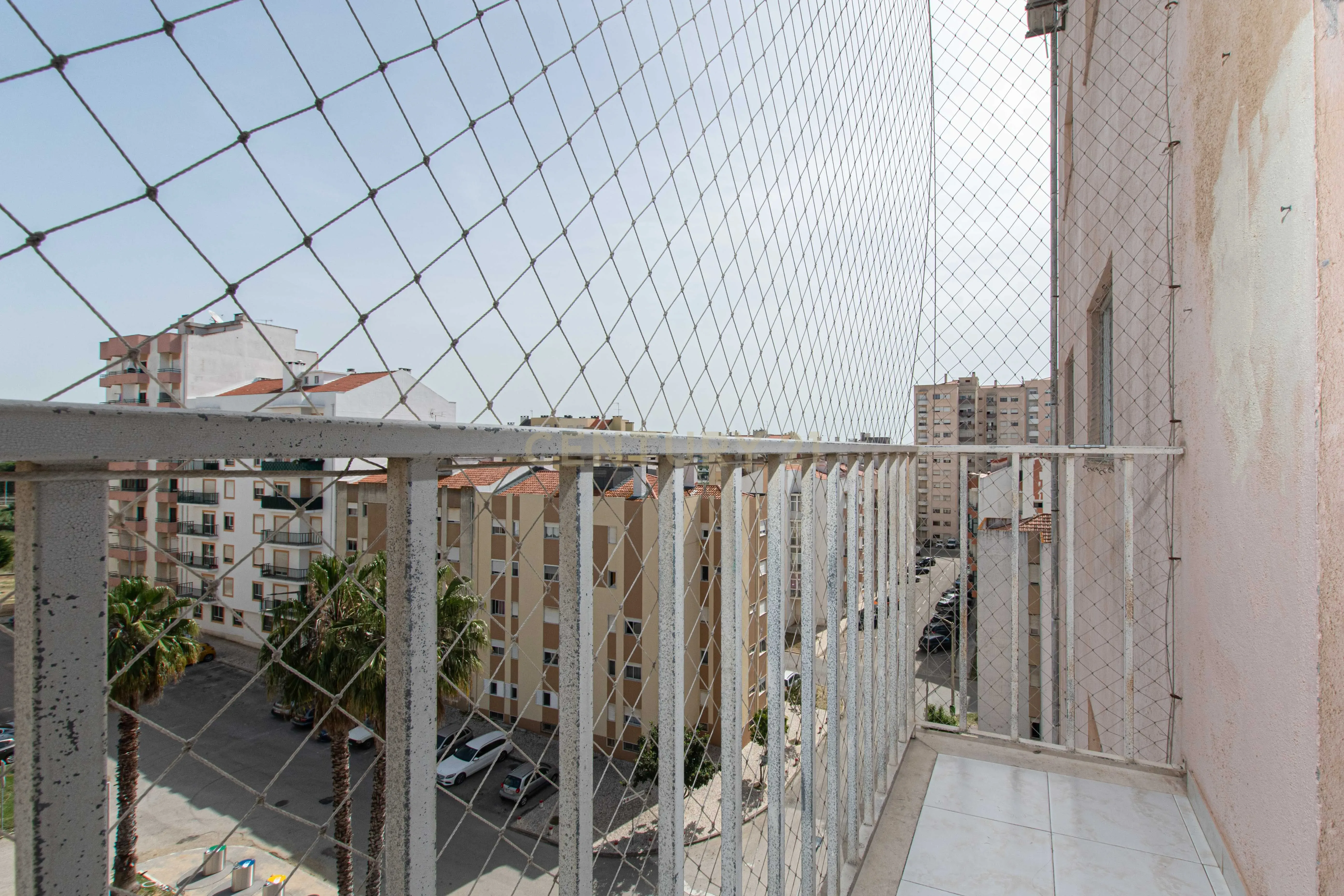Fotografia 8 de T3 no Carregado com Arrecadação e elevador