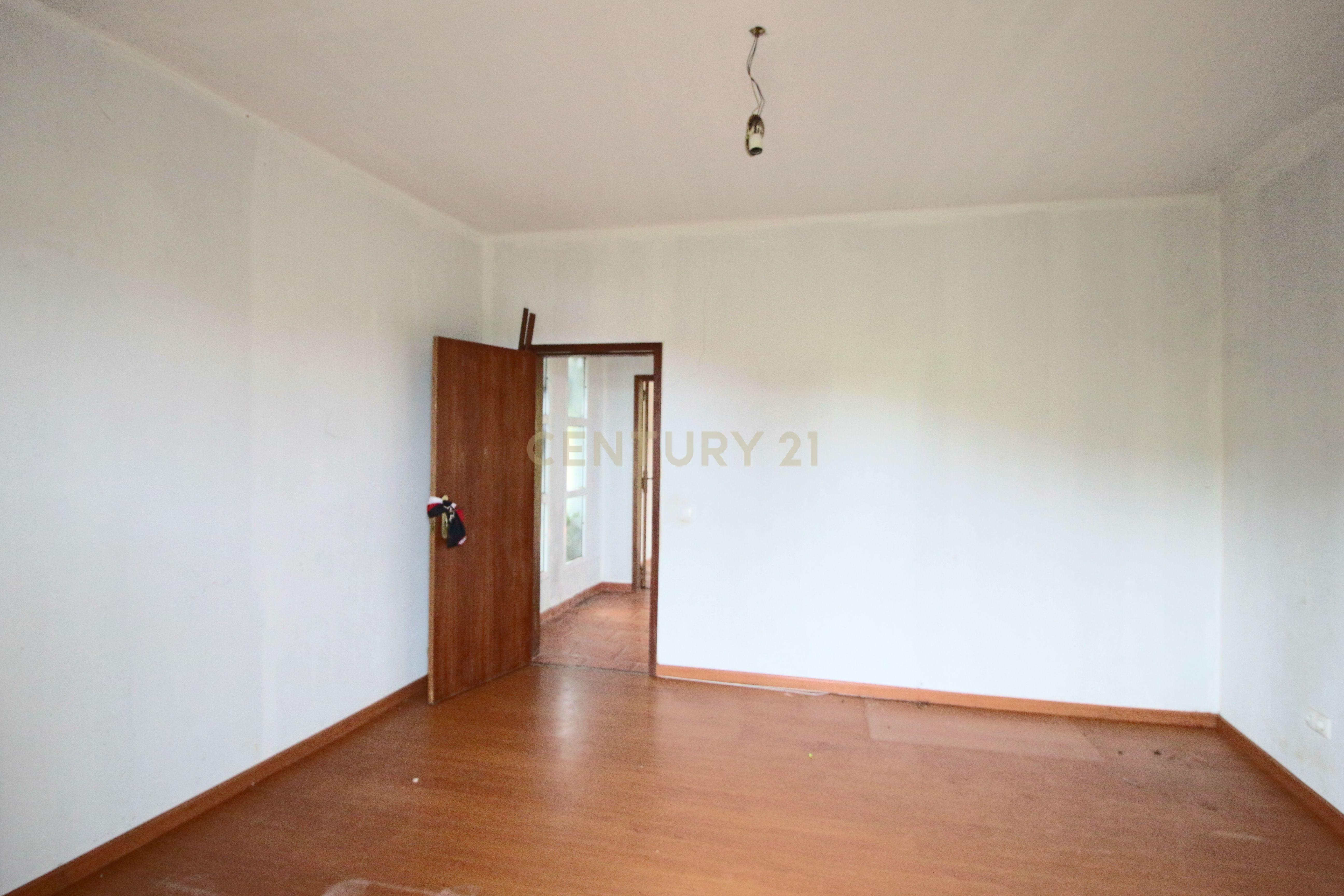 Fotografia 10 de Moradia T3 em Santana com Potencial Residencial e Turístico