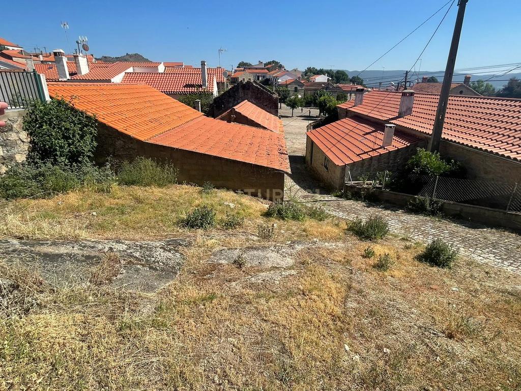 Moradia e Arrecadação em Monsanto (Relva), Idanha-a-Nova - Image 2