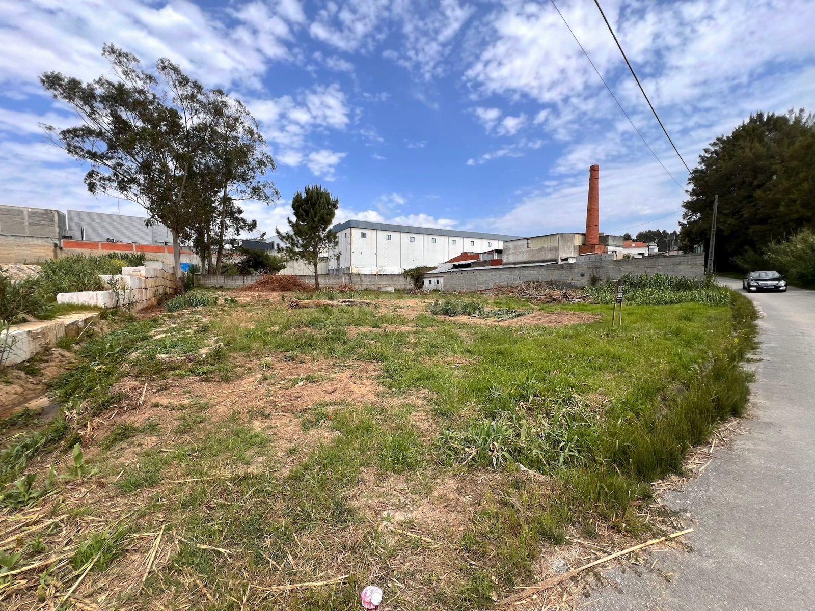 Fotografia 4 de Terreno com 2.000m² junto à zona industrial de Óbidos