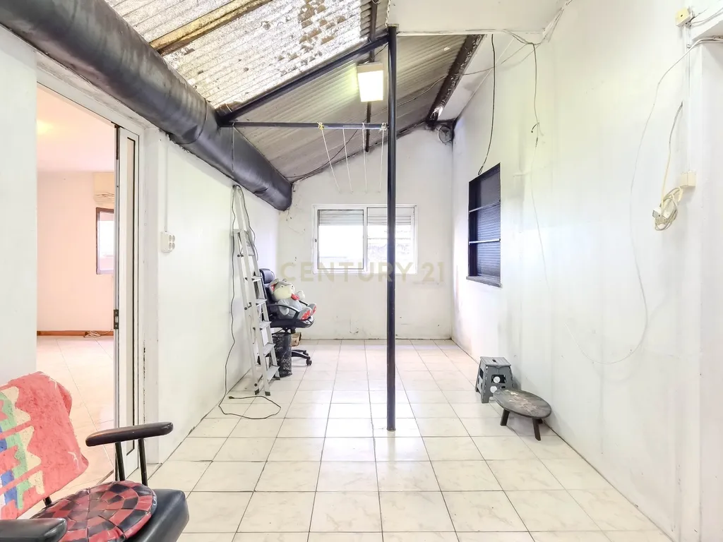 Casa T3 em Gondomar com Vista e Grande Potencial de Recuperação - Image 12